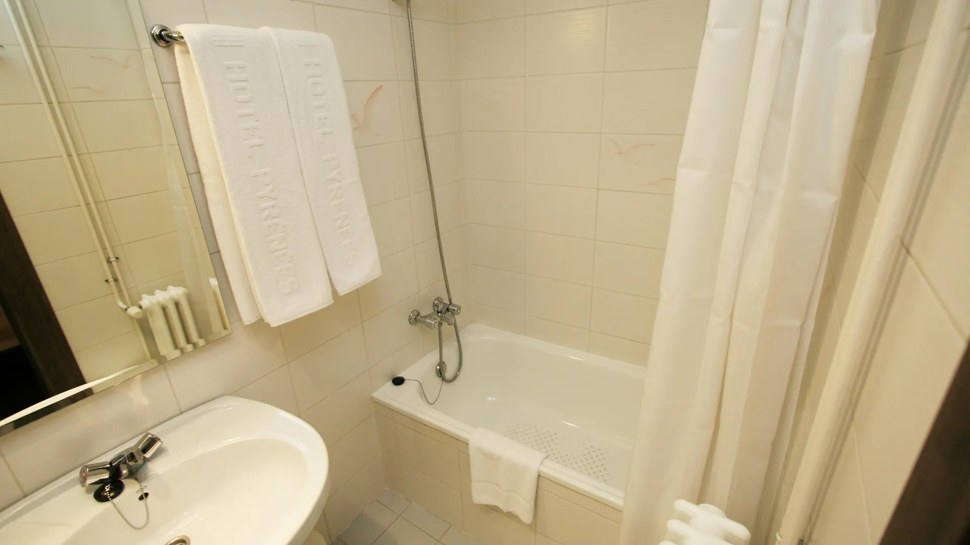 Hotel Pyrénées Andorre-la-Vieille 3*,