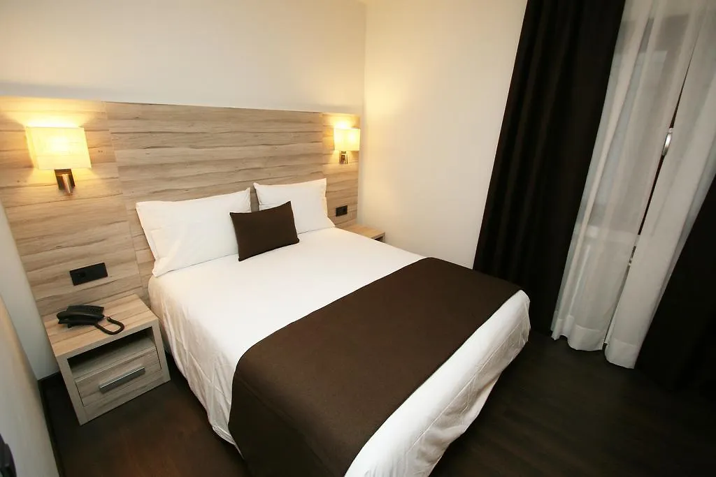 Hotel Pyrénées Andorre-la-Vieille 3*,