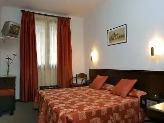 Hotel Pyrénées Andorre-la-Vieille