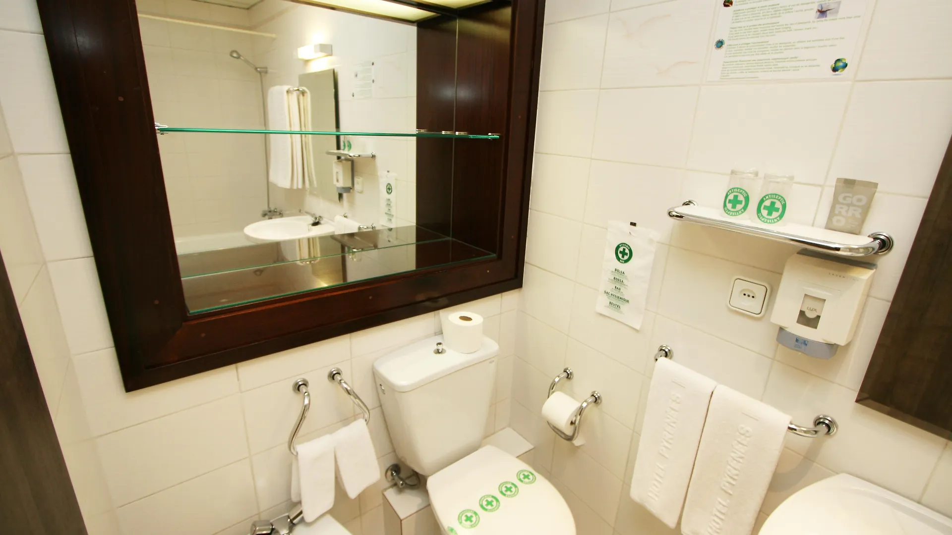 Hotel Pyrenees Andorra la Vella 3*,